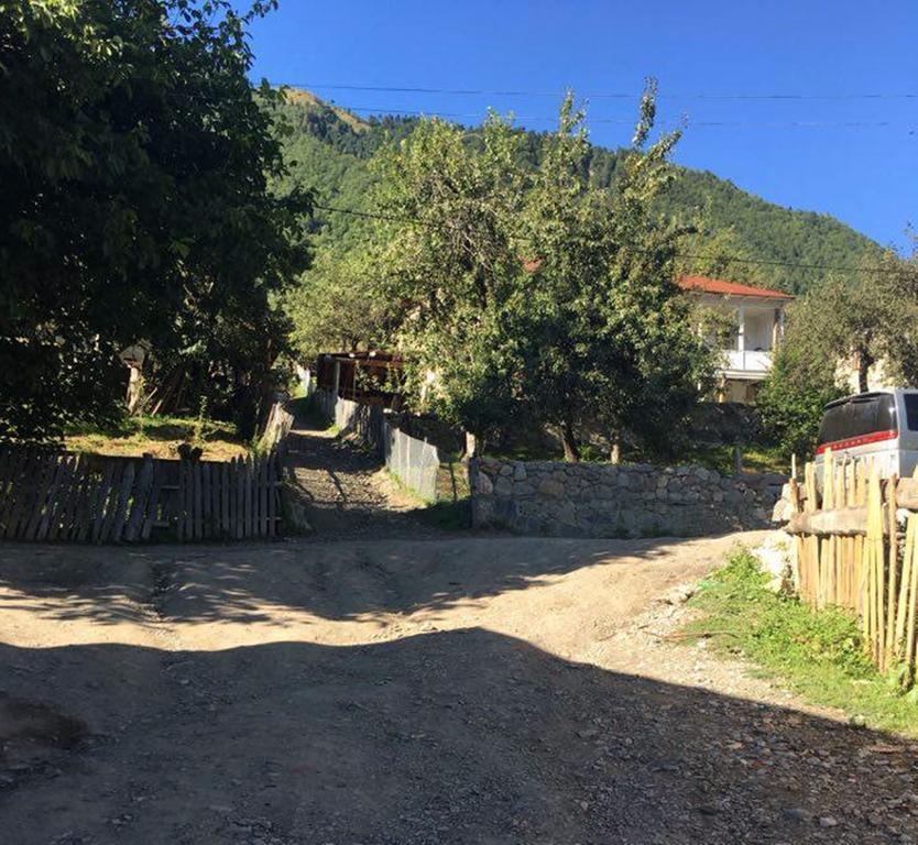 Guesthouse Ori Beli In Mestia Exteriér fotografie