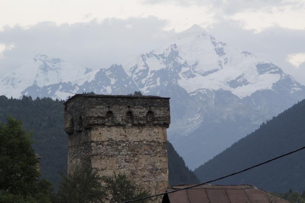 Guesthouse Ori Beli In Mestia Exteriér fotografie