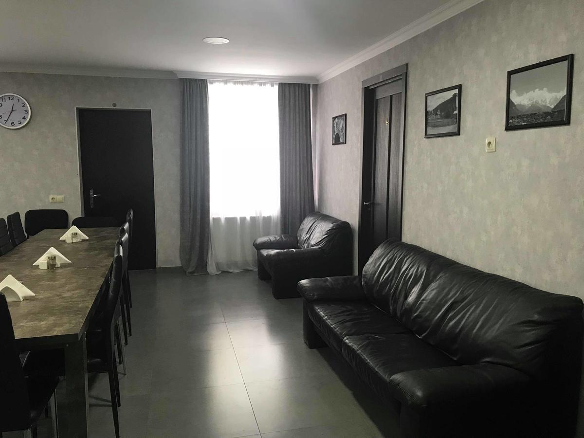 Guesthouse Ori Beli In Mestia Exteriér fotografie